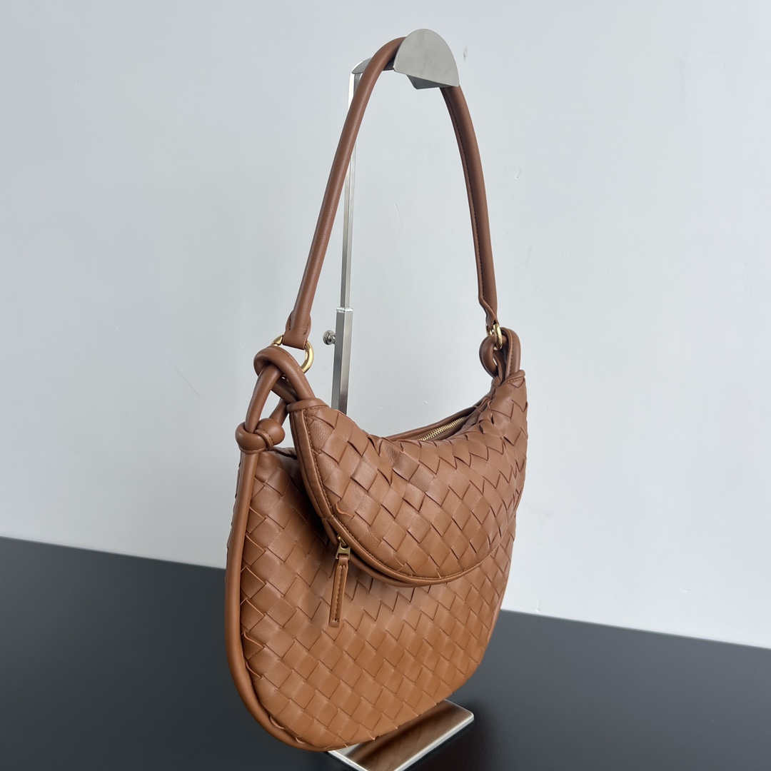 Medium Gemelli Intrecciato Leather Shoulder Bag Caramel